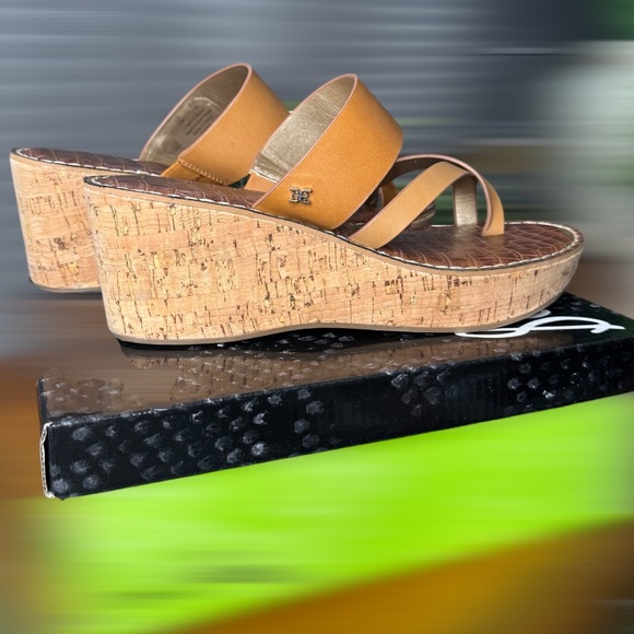 Sam Edelman - Picture 2 of 7